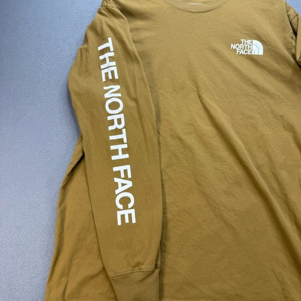 The North Face Graphic Long Sleeve T-Shirt Standard Fit XL Yellow Sleeve Logo